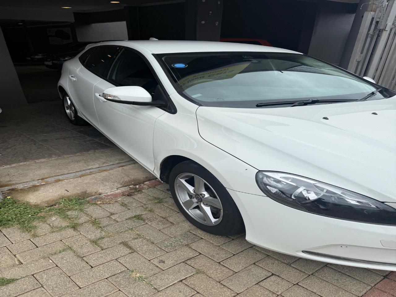 Volvo V40 thumbnail 2